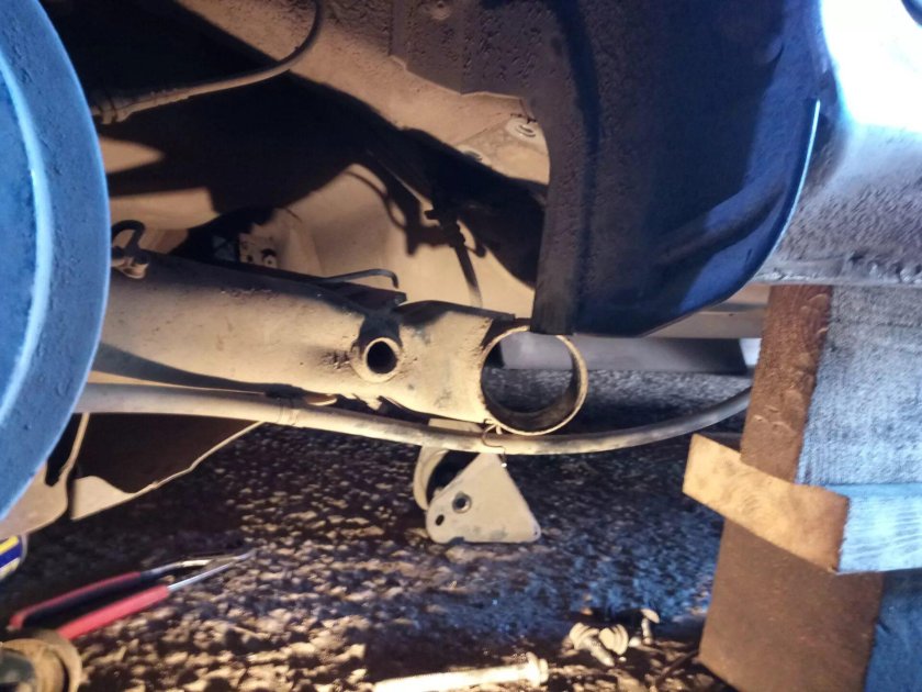 Сайлентблоки задней балки Шкода Рапид