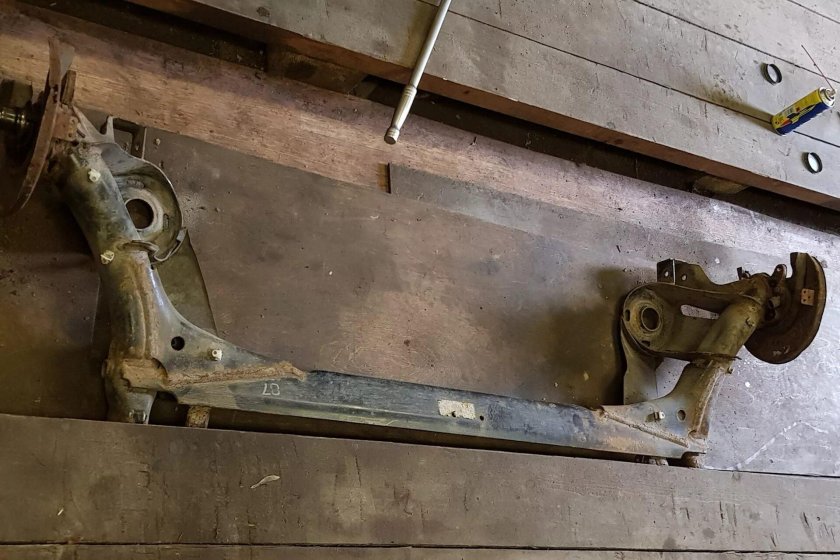 Задняя балка Шкода Октавия а4