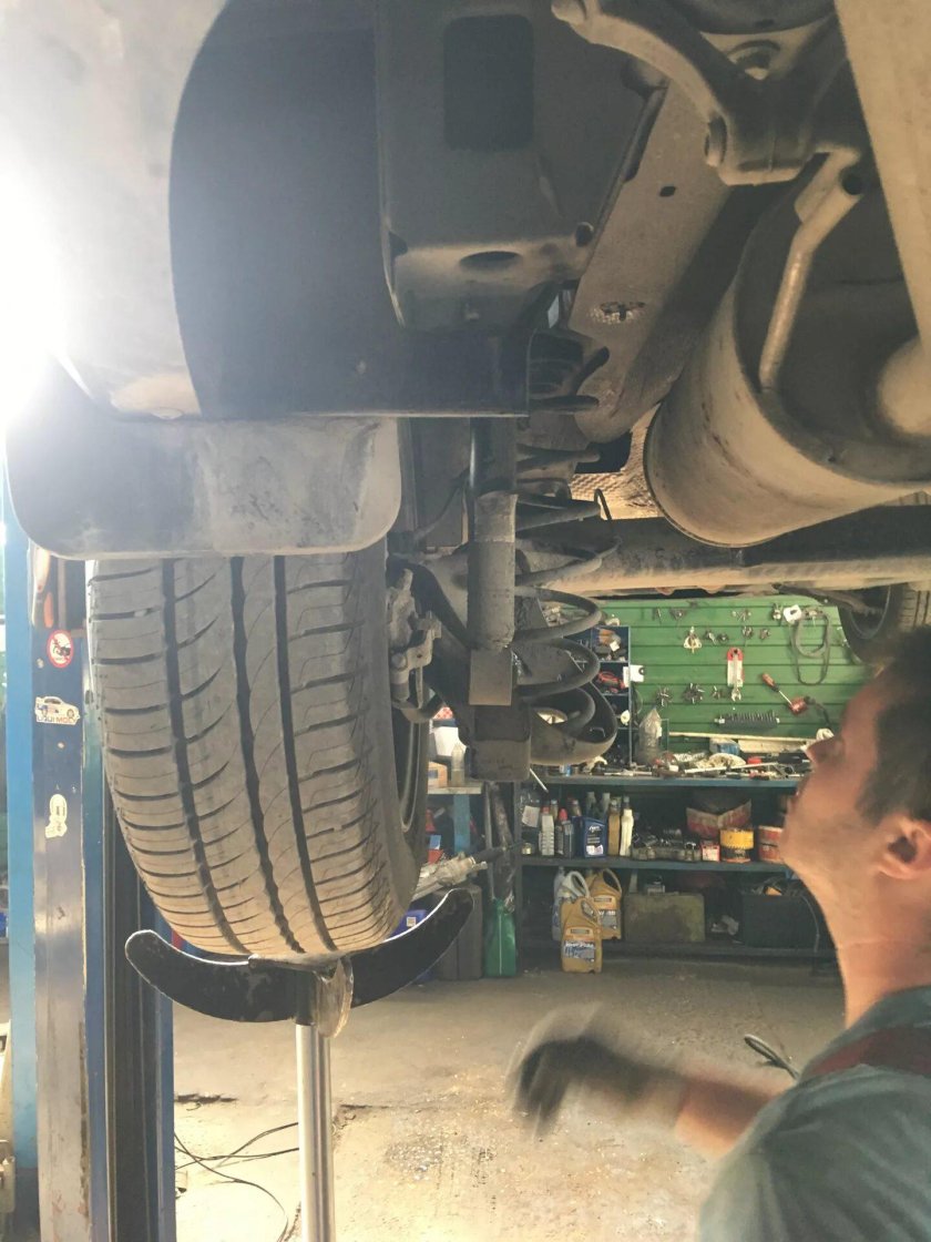 Задняя балка Рапид