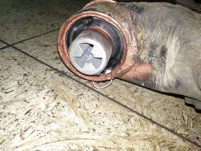 Сайлентблоки задней балки Шкода Фабия 1.2