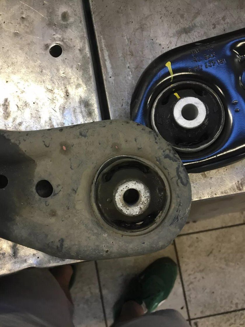 Шкода Рапид сайлентблоки передних