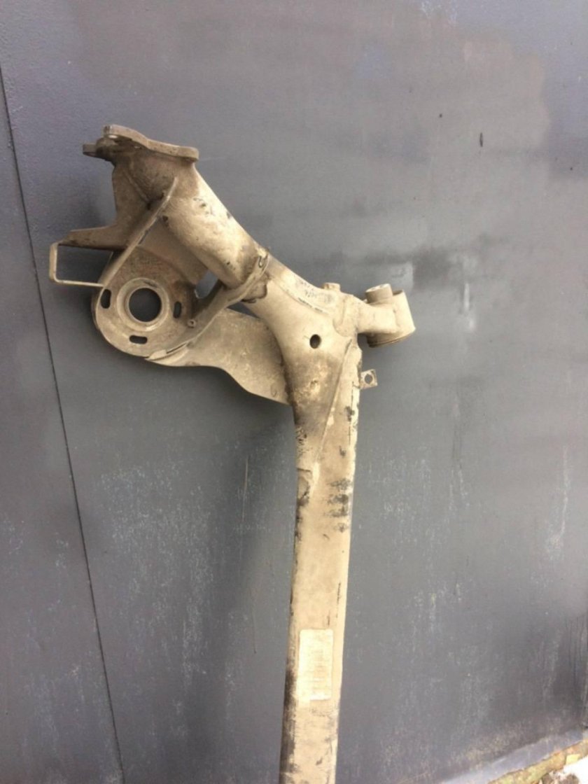 Skoda Rapid цапфа ступицы