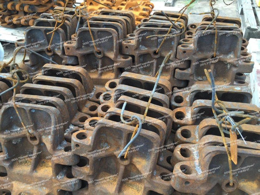 Гусеничное звено (трак) мкг 800.16.00.01