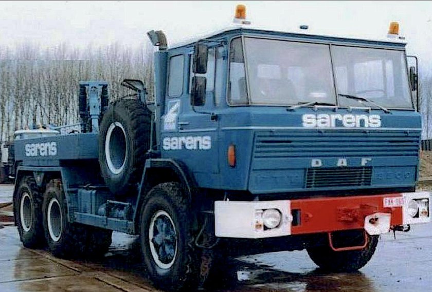 Старые грузовики