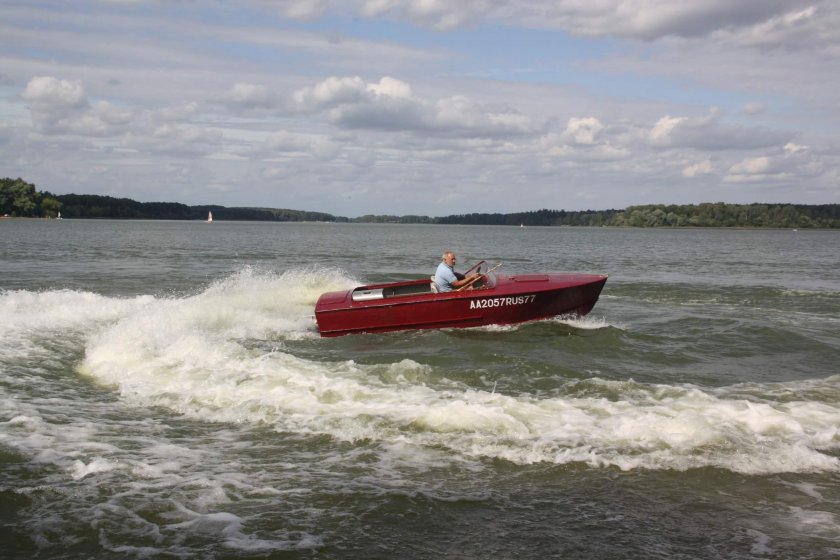 Прогресс 2 лодка с водометом
