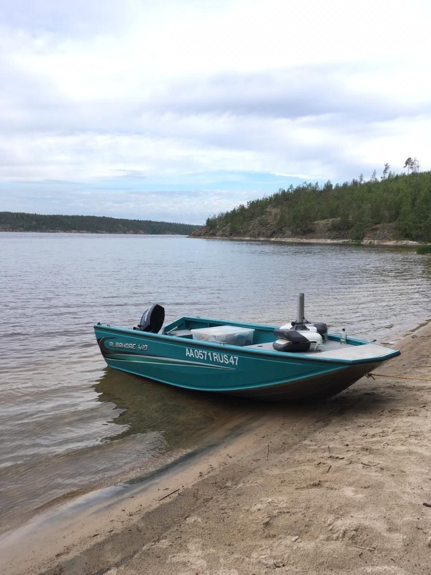 Лодка Альбакор 410