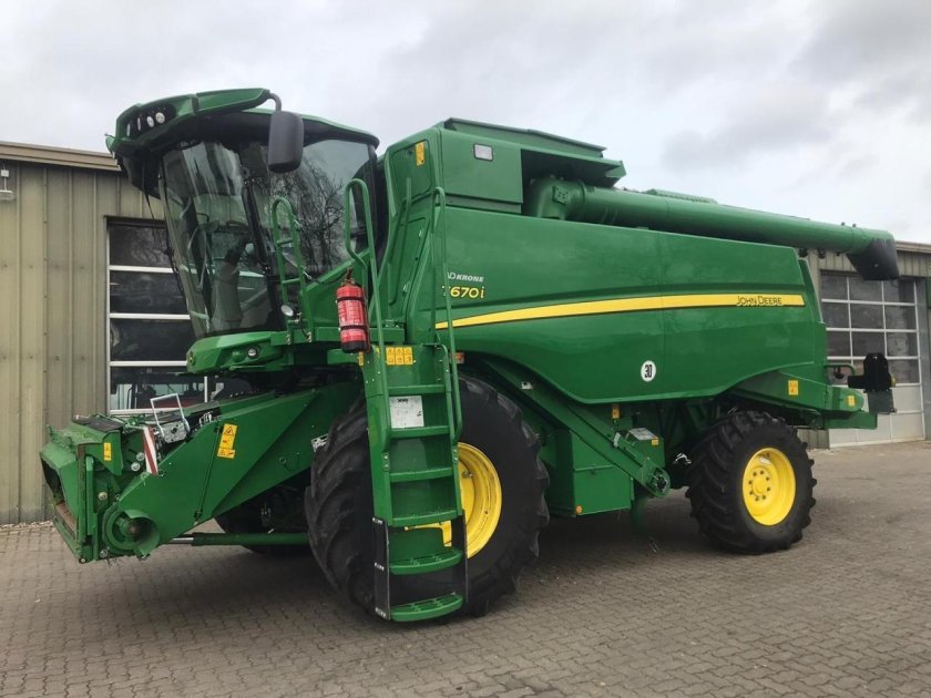 John Deere t670