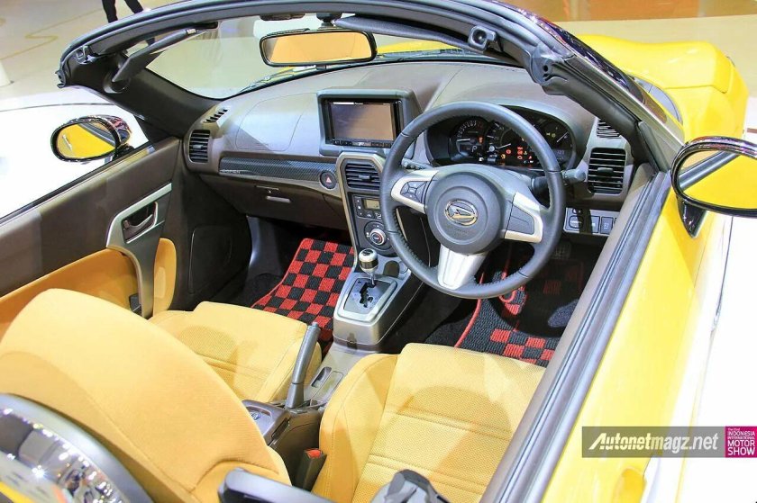 Daihatsu Copen Interior