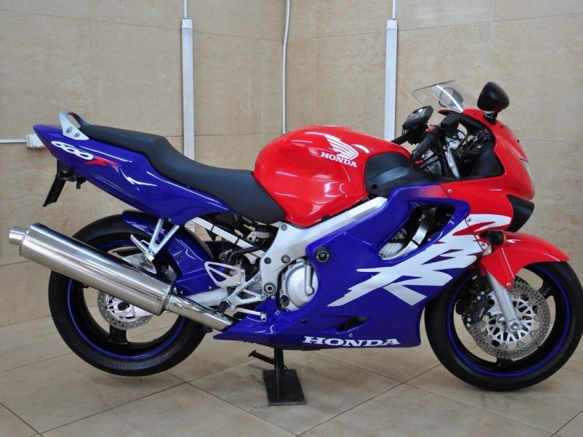 Хонда сбр 600