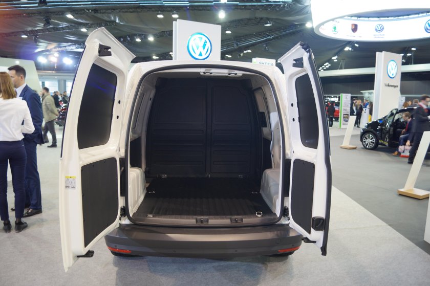 Caddy Furgon vs peoples