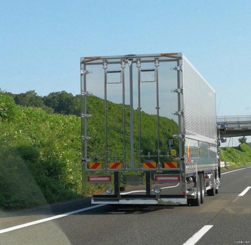 Фургон с прозрачными стенами