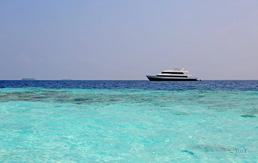 Azalea яхта на Мальдивах