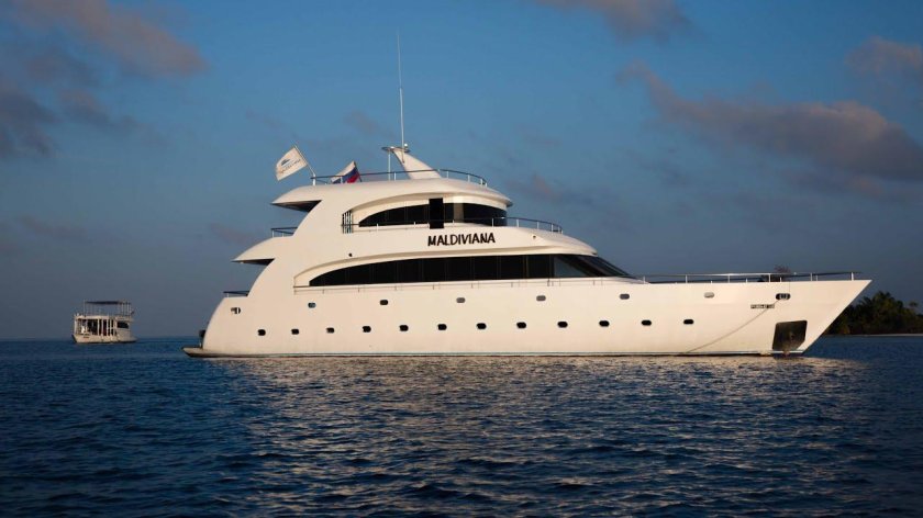 Яхта Мальдивиана