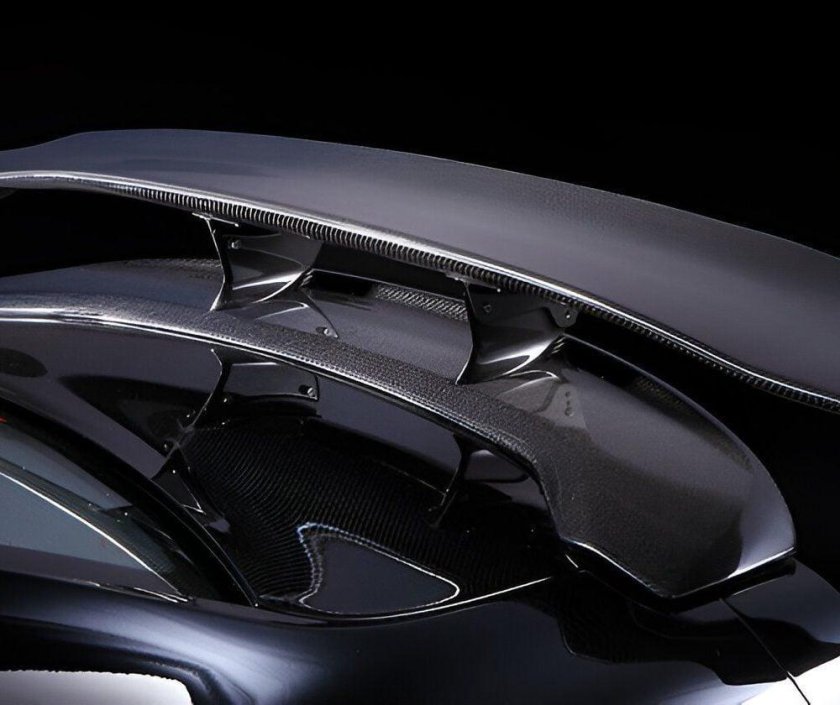 Ниссан ГТР со спойлером