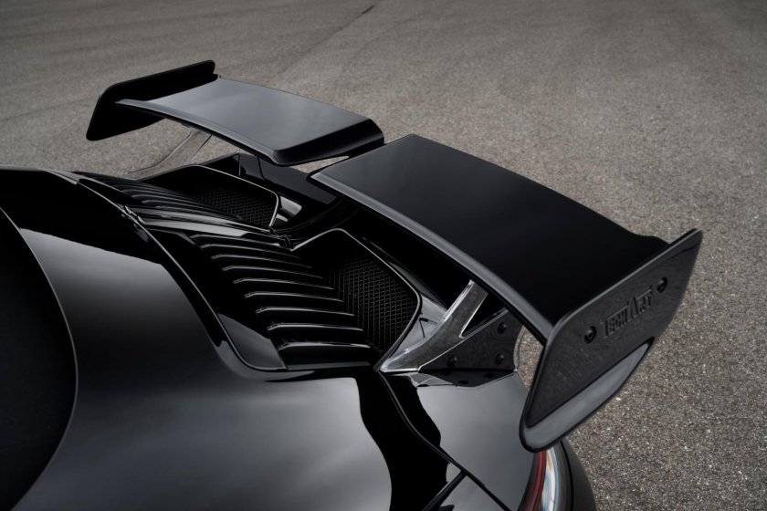 Porsche 992 спойлер