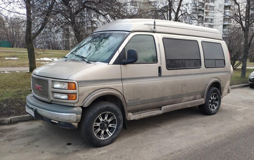 GMC Savana 2000