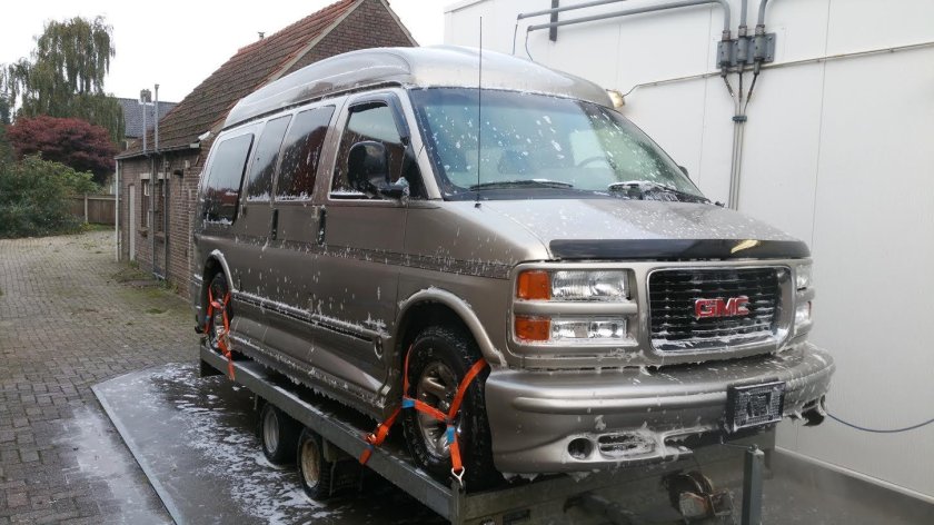 GMC Savana Chevrolet Express