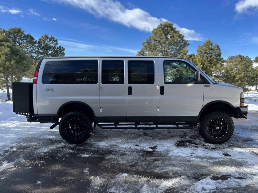 Chevrolet express van 4x4