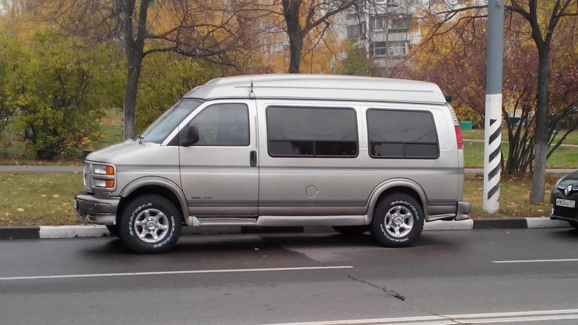 GMC Savana 2000