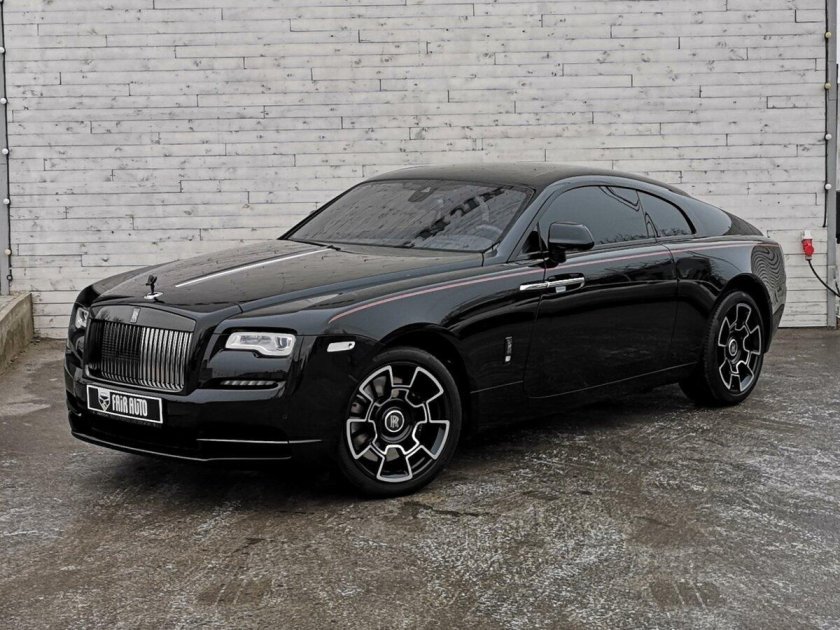 Rolls Royce Wraith черный
