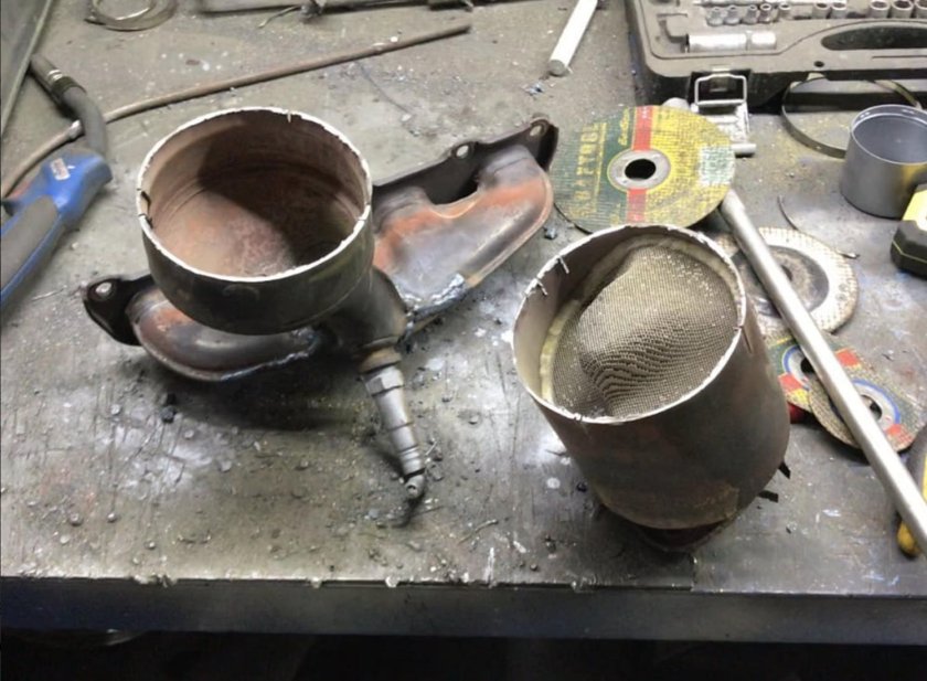 Вырезать катализатор Митсубиси Лансер 10