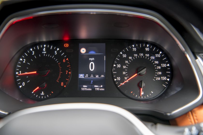 Renault Captur приборная панель