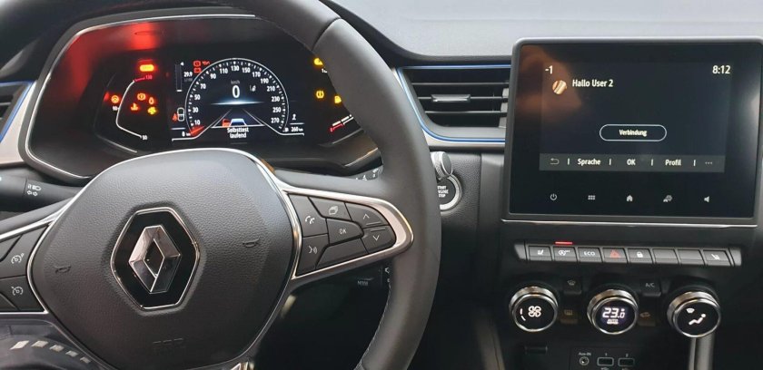 Панель Рено аркана