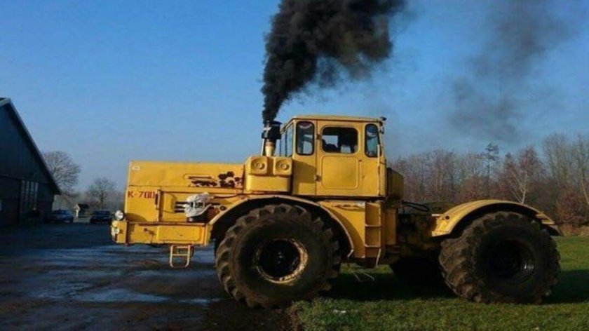 Трактор k-700 Кировец