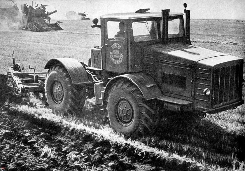 Трактора Кировец к-700 горбатый