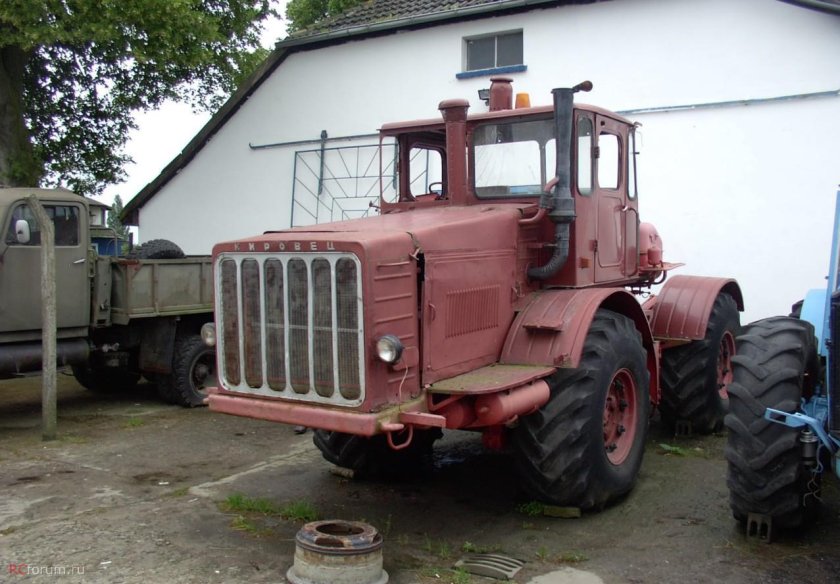 Трактора Кировец к-700 горбатый
