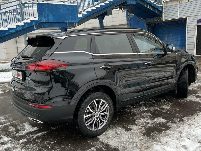 Geely Atlas Pro черный