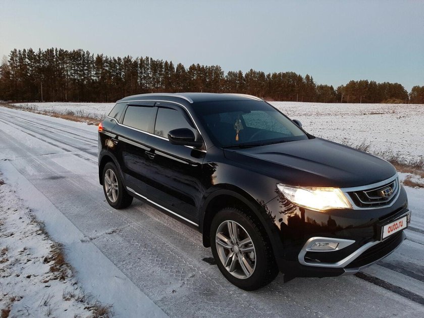 Geely Atlas черный
