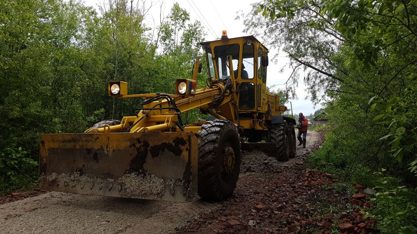 Грейдер для дороги