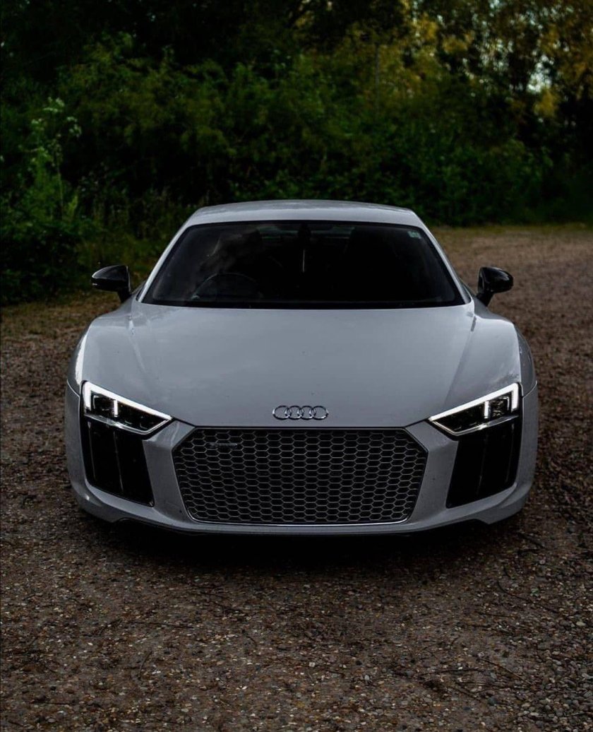 Audi r8 v10 Plus White