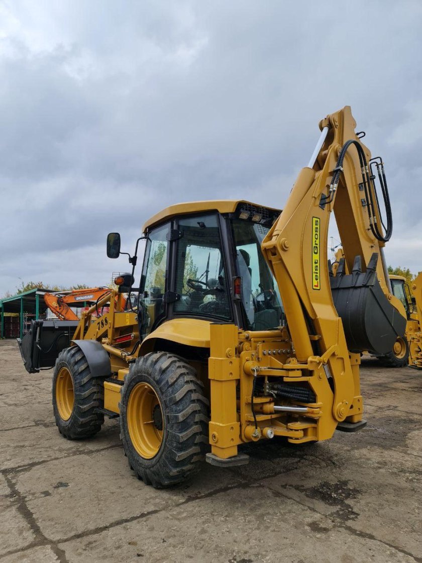 Экскаватор-погрузчик Leist gross 788