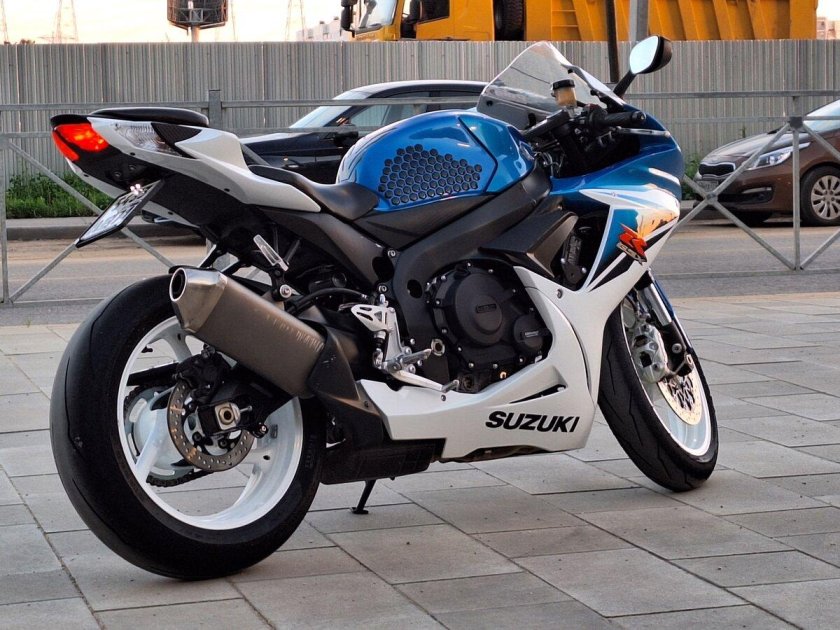 Мотоцикл suzuki gsx r 600