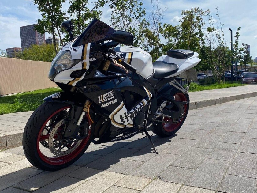 Suzuki GSX-R 750