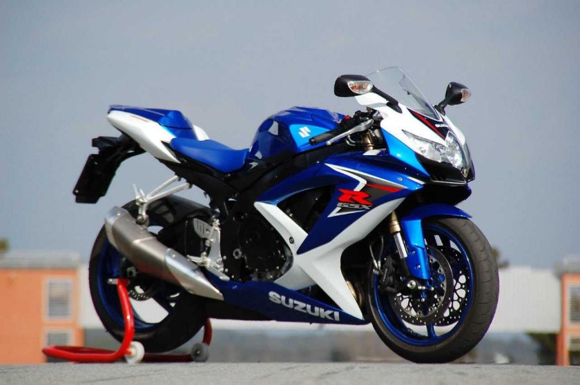 Suzuki GSR 600