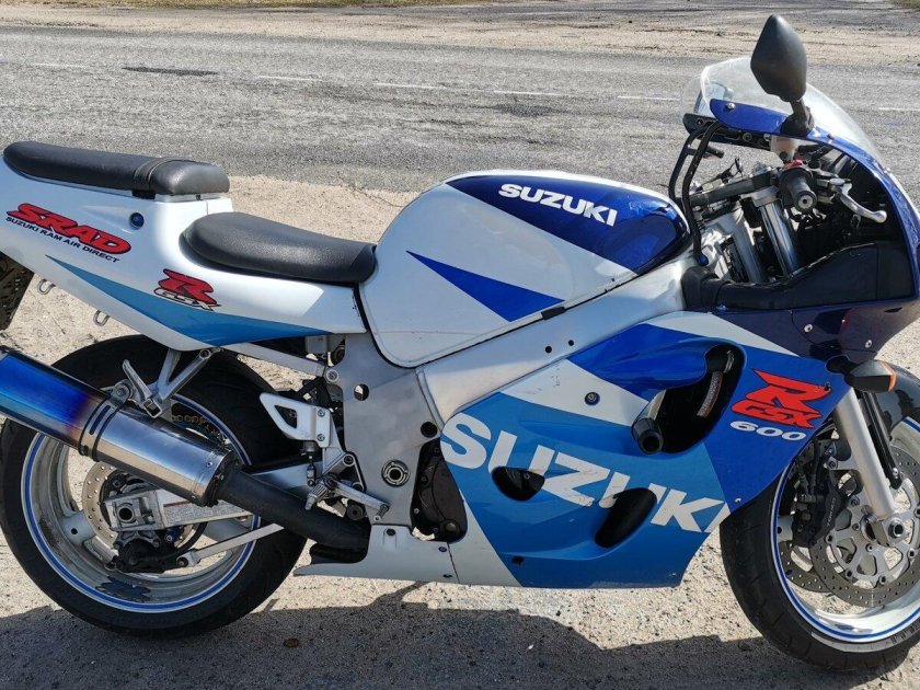 Suzuki GSX R 750 SRAD