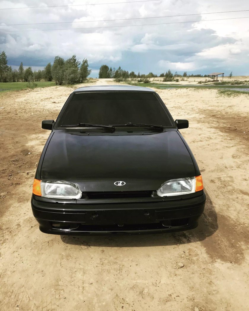 Черная ваз 2114