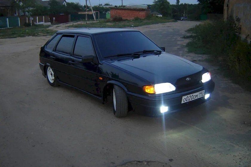 Четырка ВАЗ 2114 черная тонированная