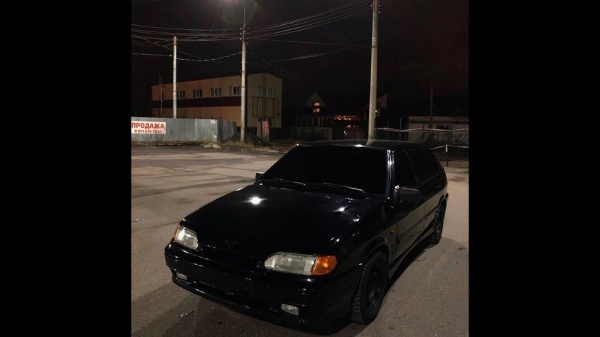 Черная Приора и ВАЗ 2114