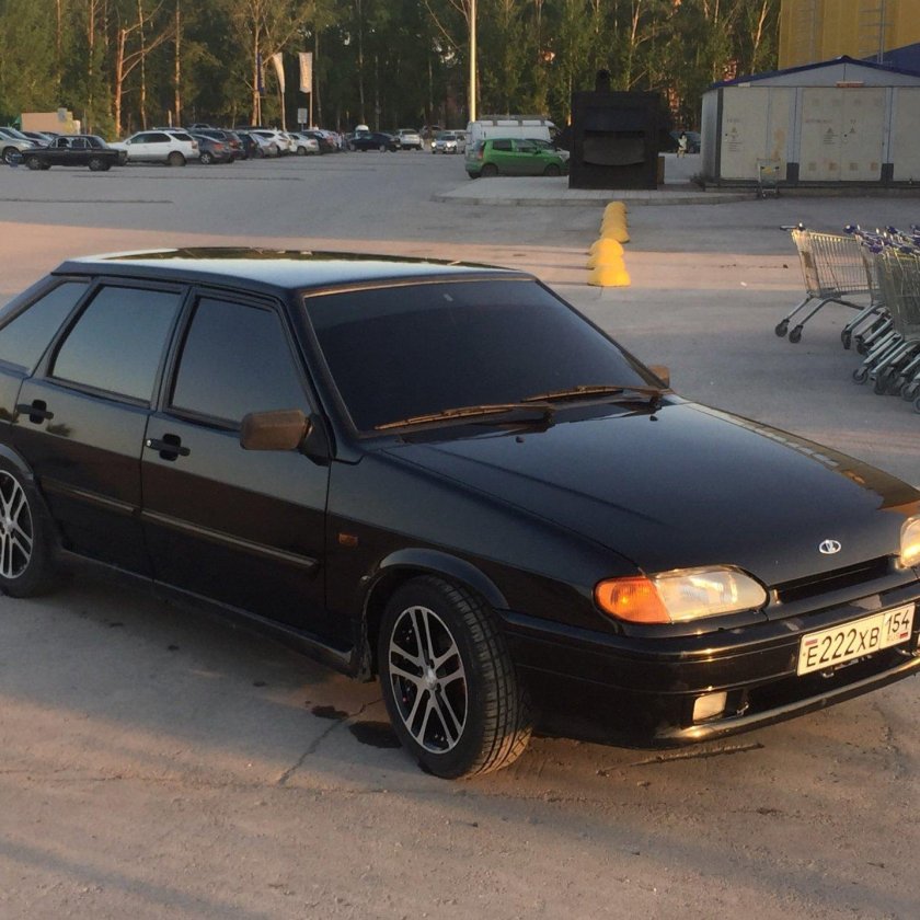 Черная ваз 2114