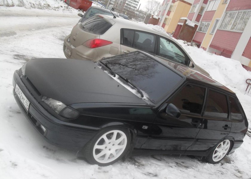 ВАЗ 2114 черная тонированная на литье