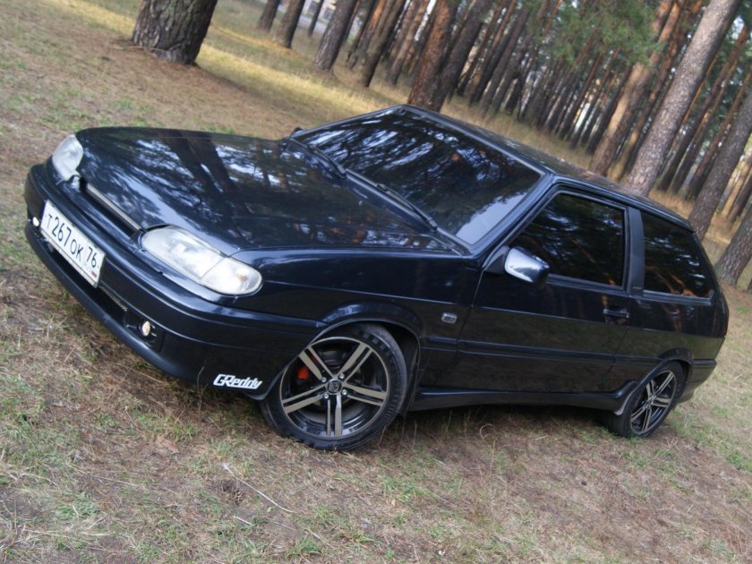 ВАЗ 2114 черный тюнингованный