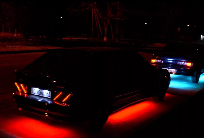 ВАЗ 2114 черная опер ночью