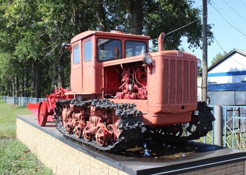 ДТ-54 трактор
