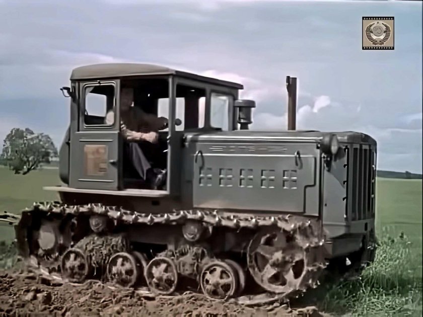 Гусеничный трактор стз-нати