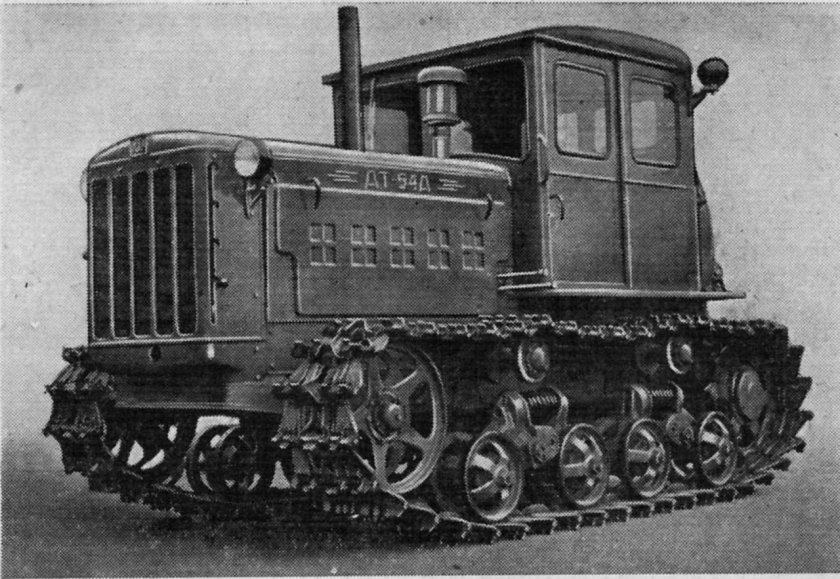Гусеничный трактор ДТ-54