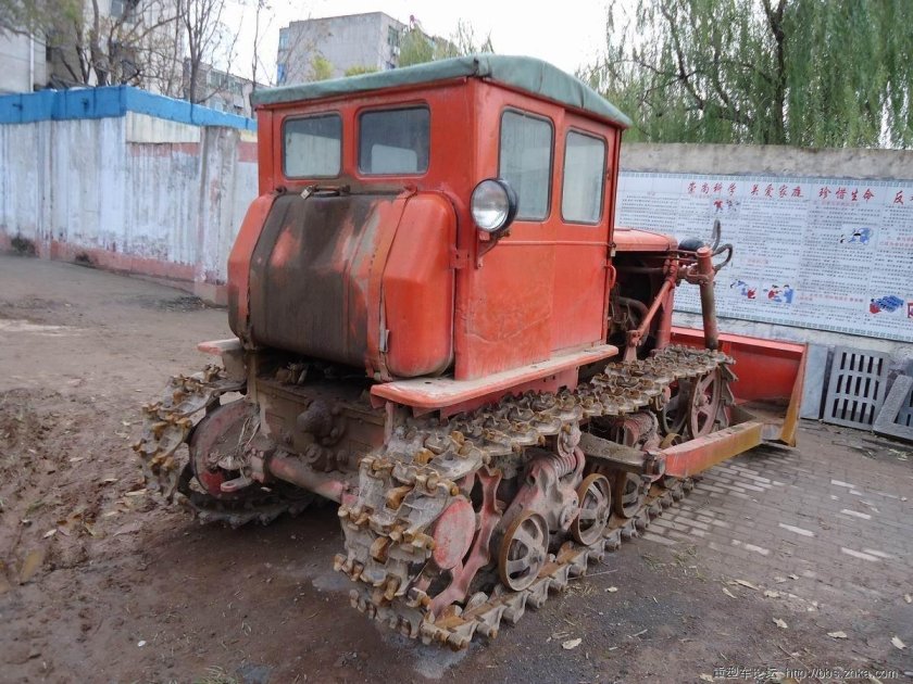 ДТ-75 трактор гусеничный